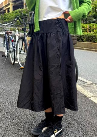 黑色