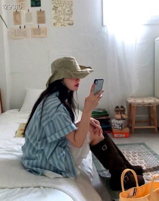 蓝色