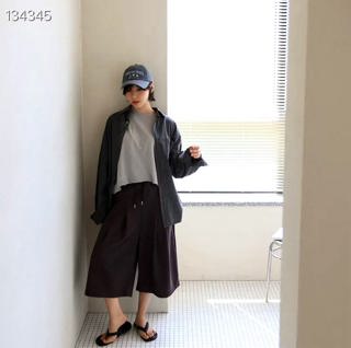 灰色