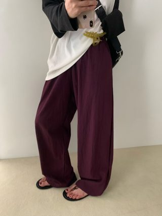 酒红色