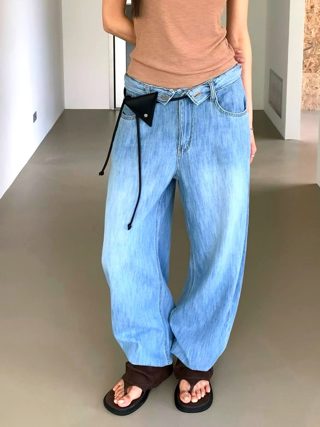 浅蓝色