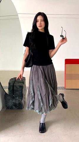 黑色