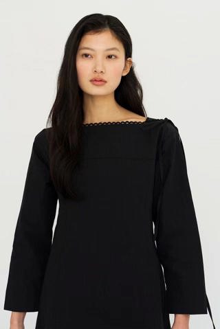 黑色