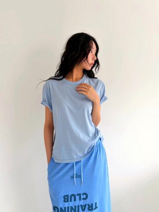 浅蓝色