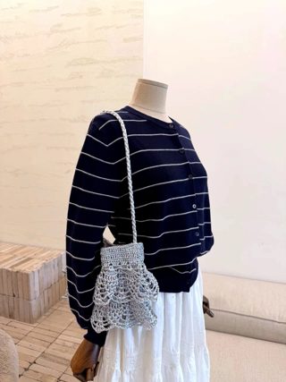 浅蓝色
