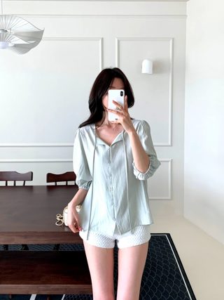 浅绿色