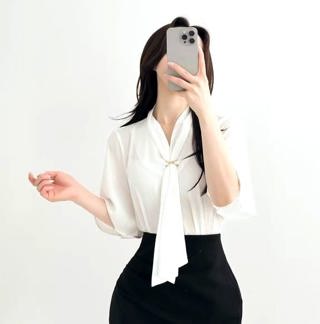 白色
