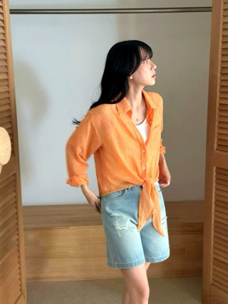 浅蓝色