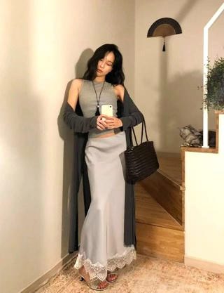 灰色