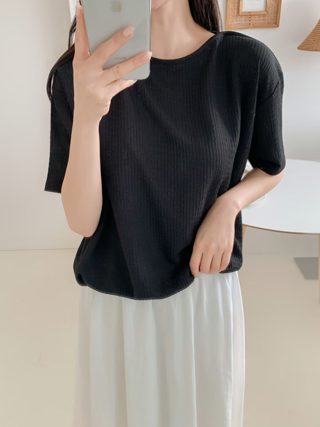 黑色