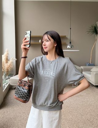 灰色