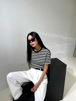 黑色