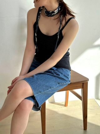 黑色