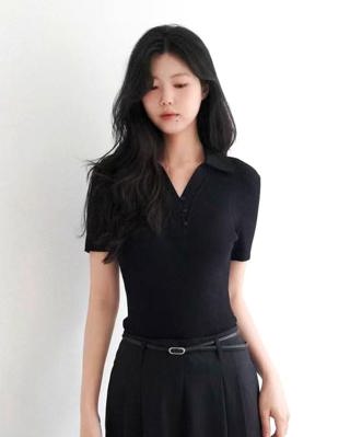 黑色
