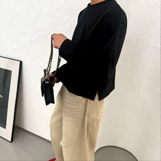 黑色