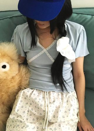 浅蓝色