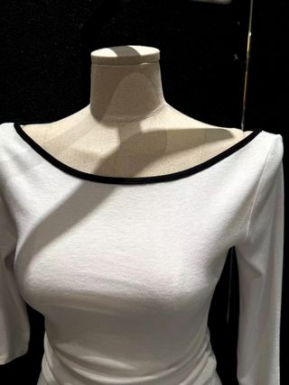白色