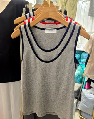 灰色