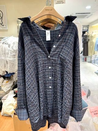 深蓝色
