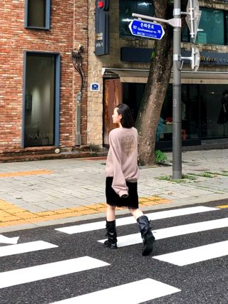 黑色