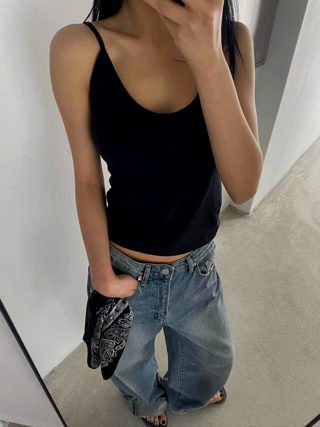 黑色