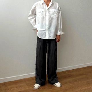 黑色