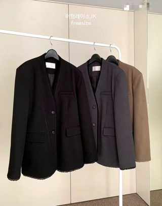 黑色