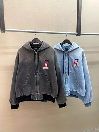 浅蓝色