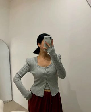 灰色