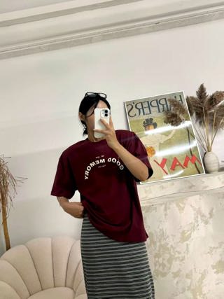 酒红色