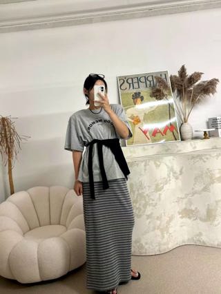 灰色