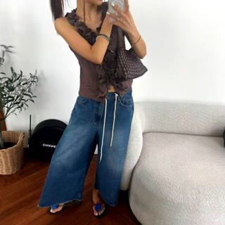 深蓝色