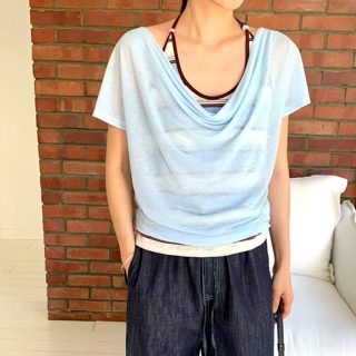 浅蓝色