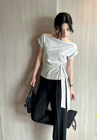 灰色