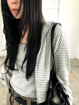 灰色