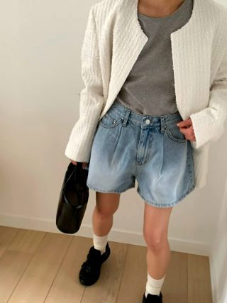 白色