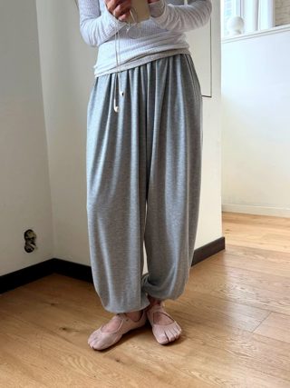 灰色