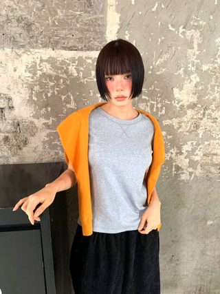 灰色