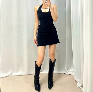 黑色