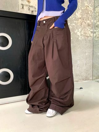 深棕色