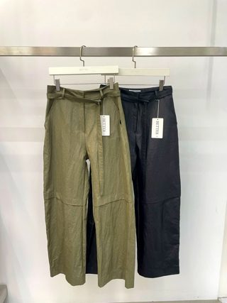 军绿色