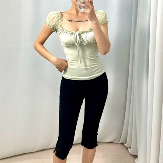浅绿色
