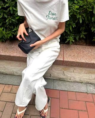 白色