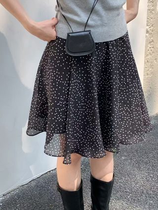 黑色