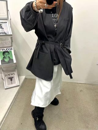 灰色