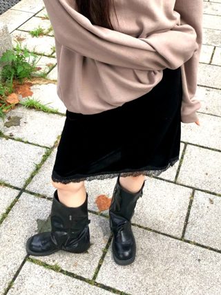 黑色