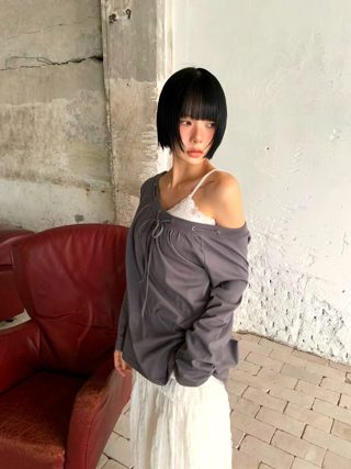 灰色