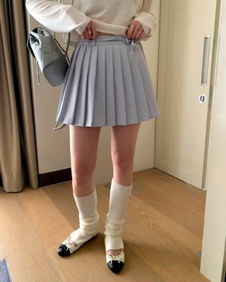 浅蓝色