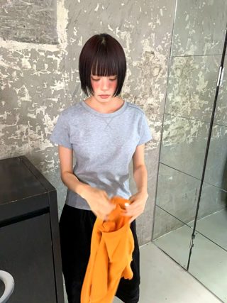灰色