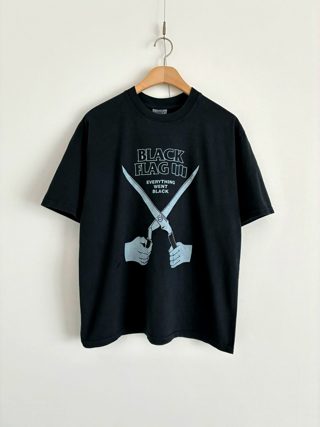 黑色